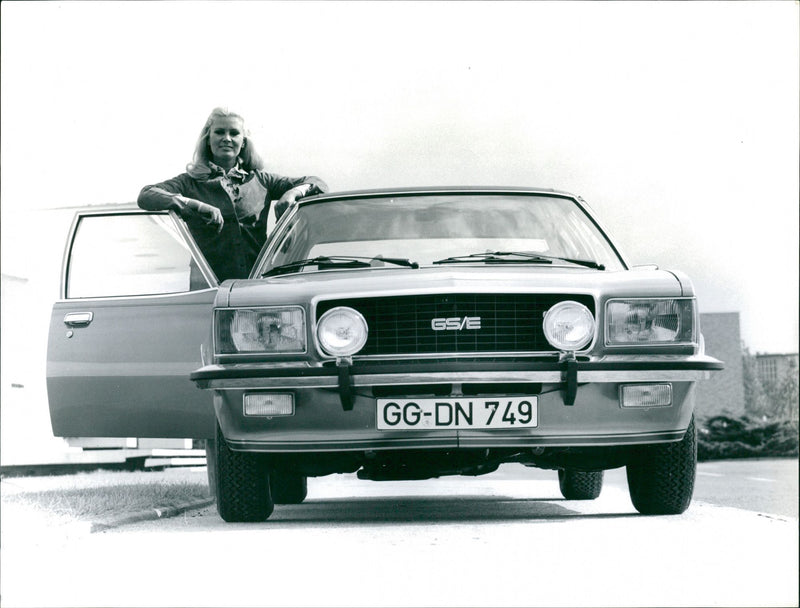 Opel GS/E - Vintage Photograph
