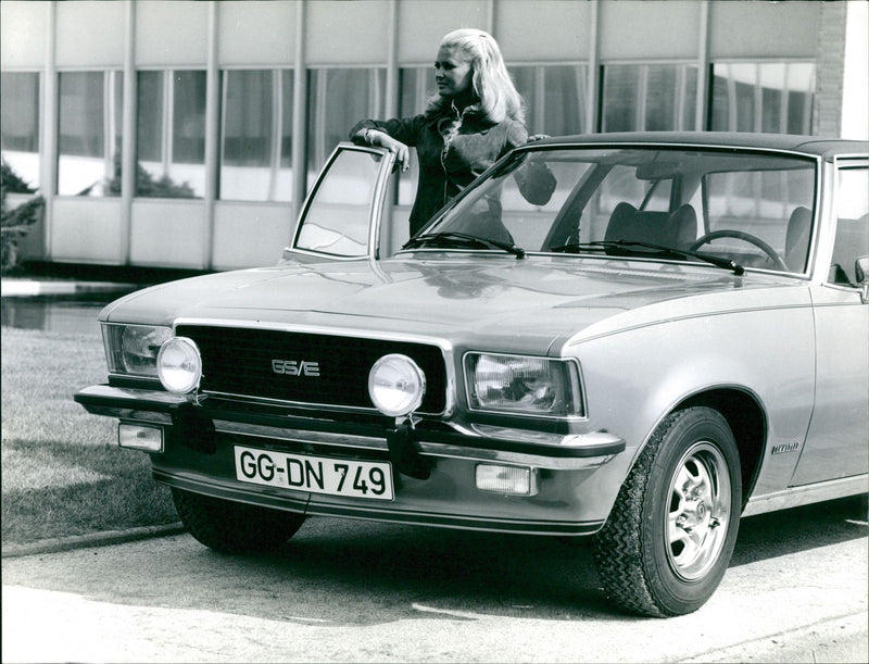 Opel Varius - Vintage Photograph
