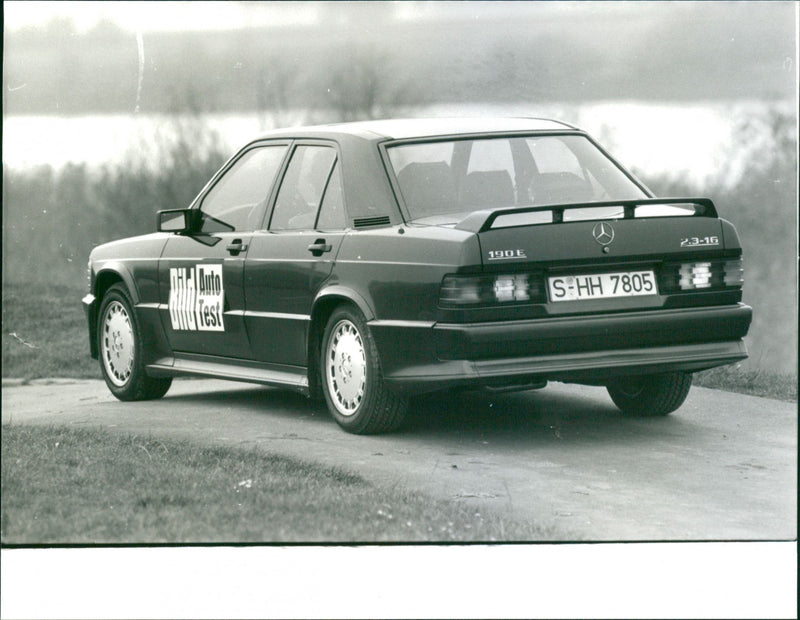 Mercedes-Benz 190 E 2.3-16 - Vintage Photograph