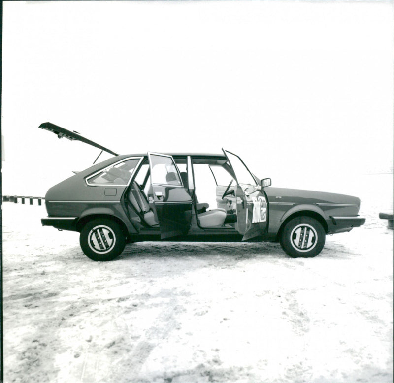 Renault Various Car. - Vintage Photograph