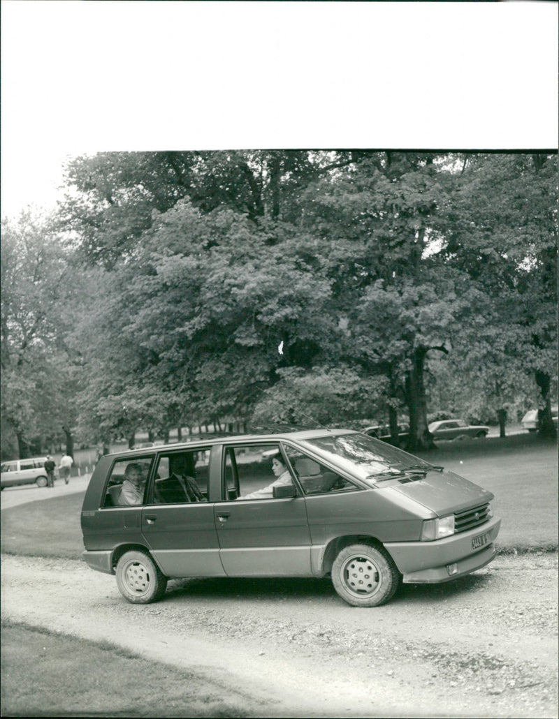 Renault Varius - Vintage Photograph