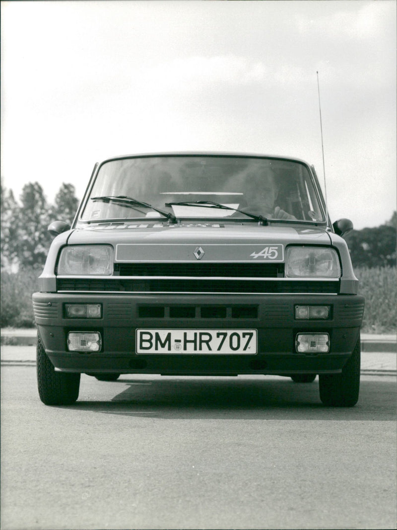 Renault Varius - Vintage Photograph