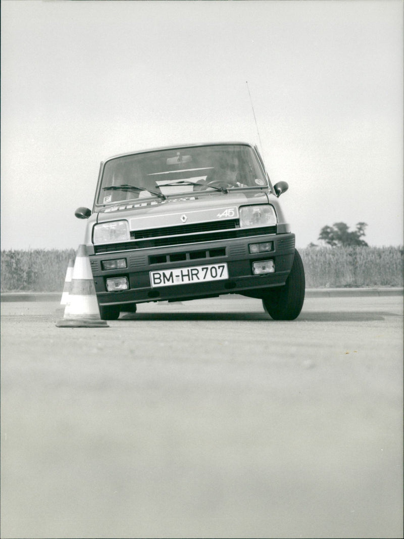 Renault Varius - Vintage Photograph