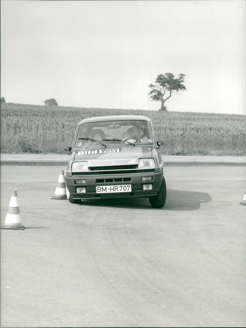 Renault Varius - Vintage Photograph