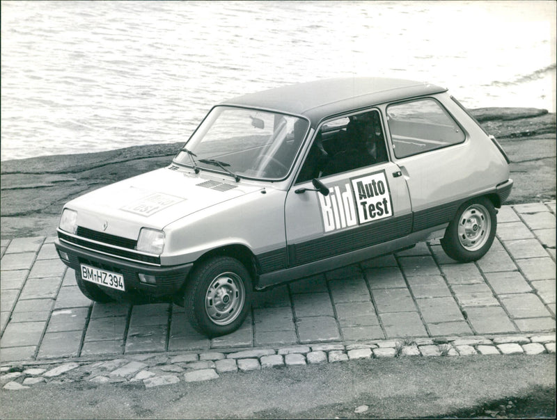 Renault. - Vintage Photograph