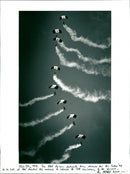 PARACHUTING EXERCISE sary 890 - Vintage Photograph