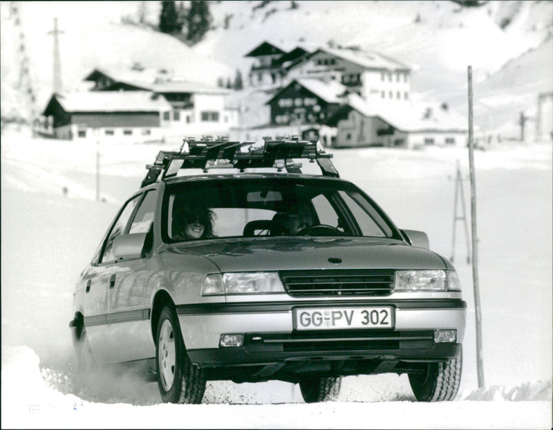 Opel Vectra GT - Vintage Photograph