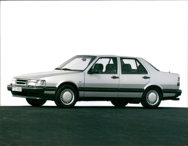 Saab 9000 CDi 2.3 Model Year 1990 - Vintage Photograph