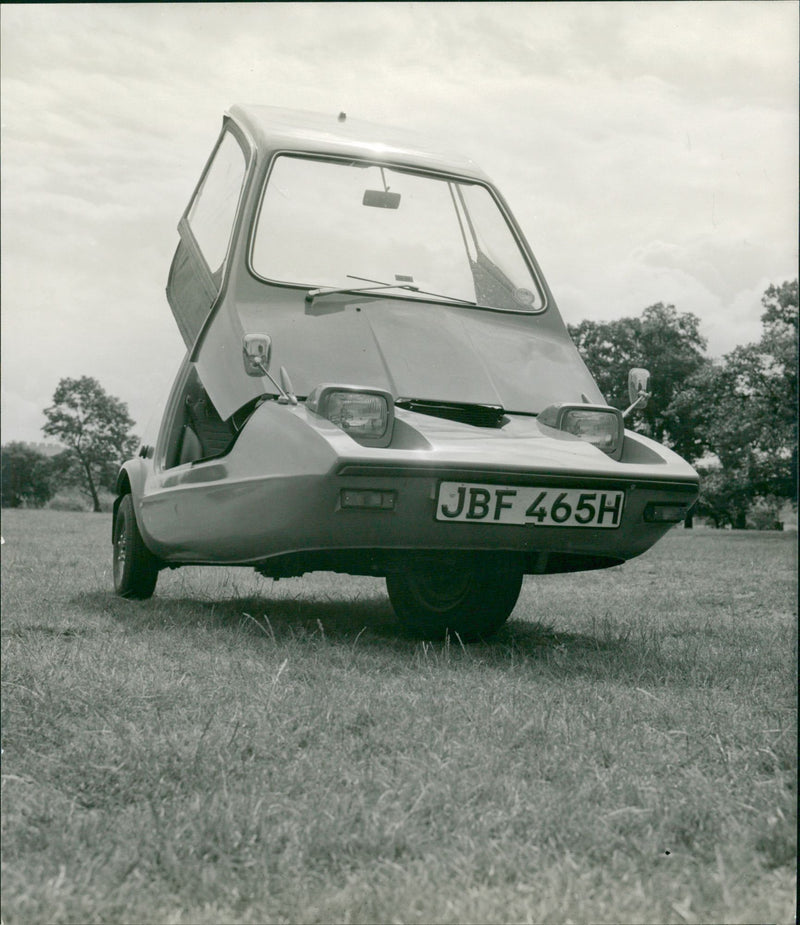 Bond Bug 700ES - Vintage Photograph