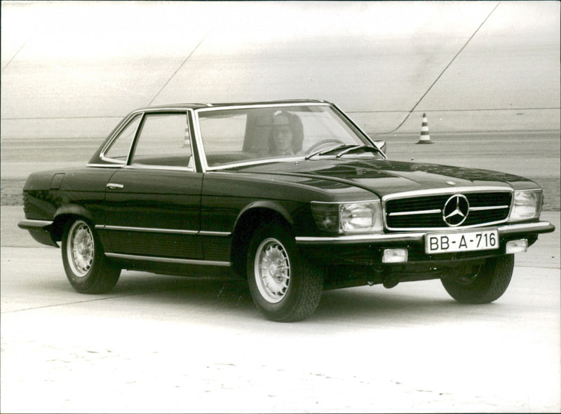 Mercedes-Benz 350 SL - Vintage Photograph