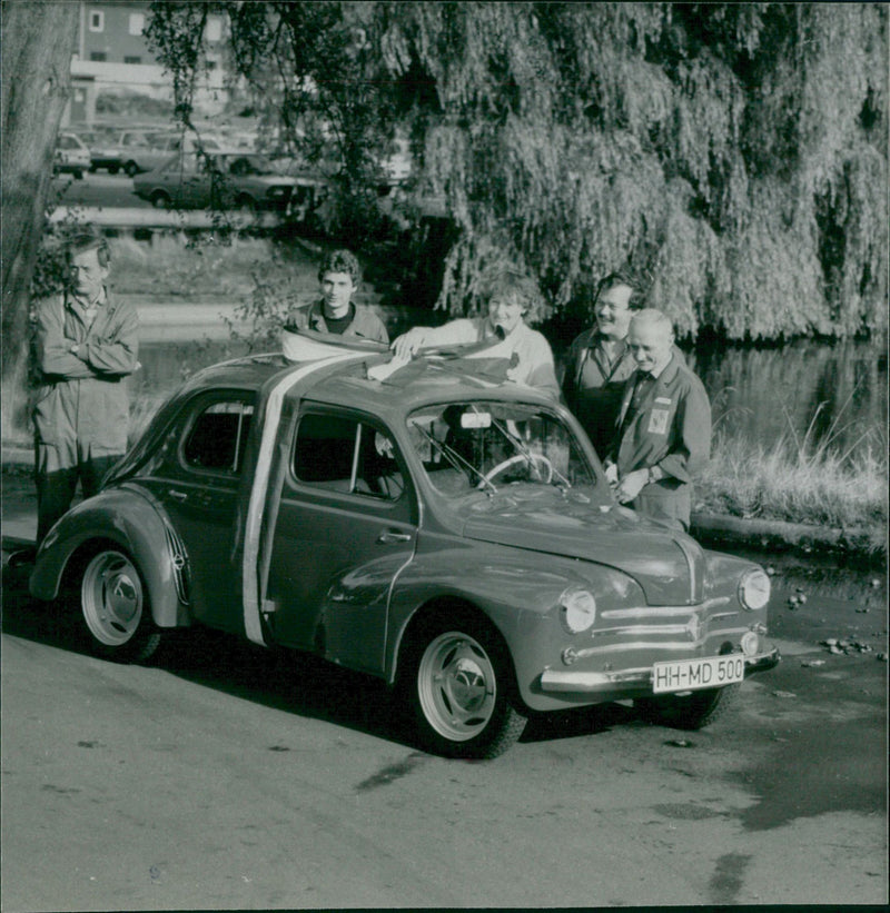 Renault 4CV (1946-1961) - Vintage Photograph