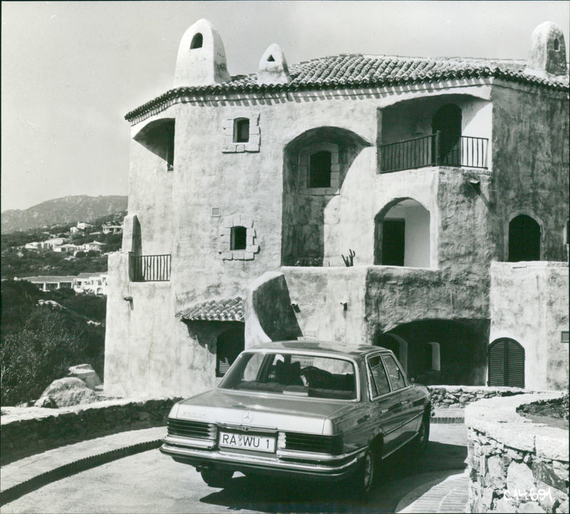 Mercedes-Benz 450 - Vintage Photograph