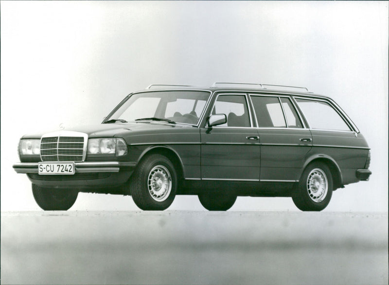 1977 Mercedes-Benz 280 TE - Vintage Photograph