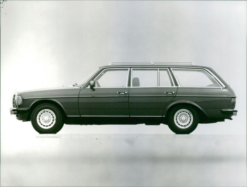 1977 Mercedes-Benz 280 TE - Vintage Photograph