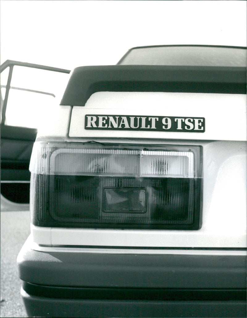 Renault 9 TSE - Vintage Photograph