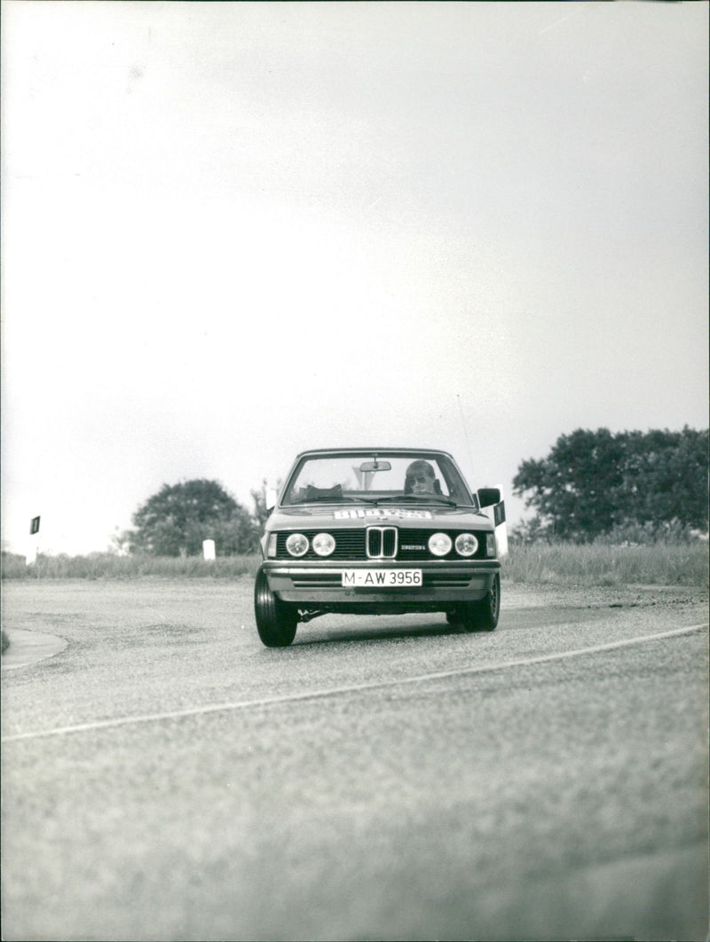 BMW 323i - Vintage Photograph