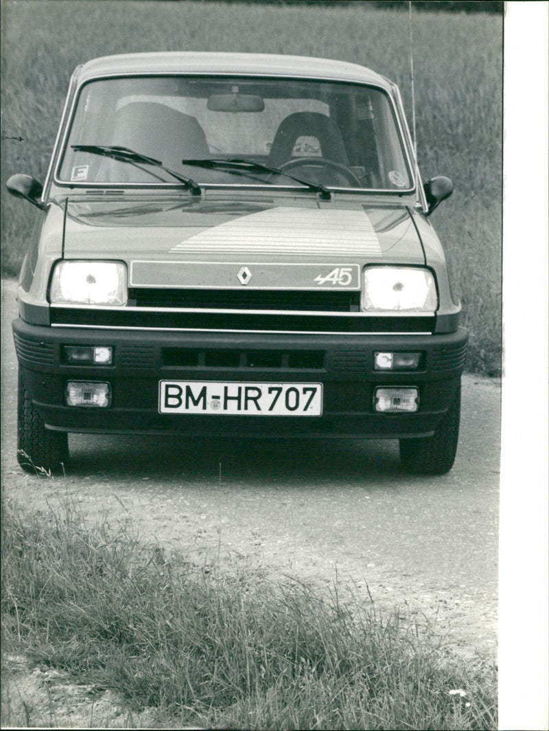 Renault 5 Alpine - Vintage Photograph