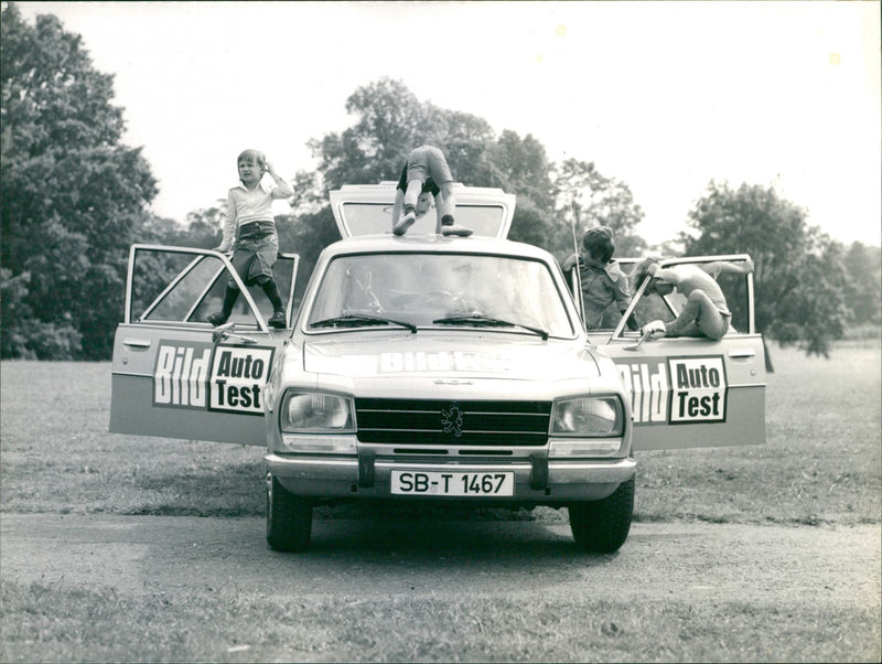 Peugeot 504 - Vintage Photograph
