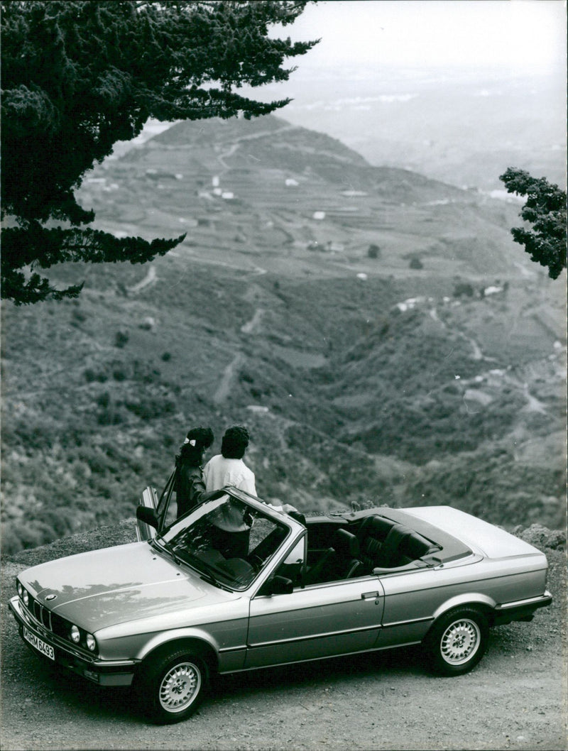 BMW 325 i convertible - Vintage Photograph