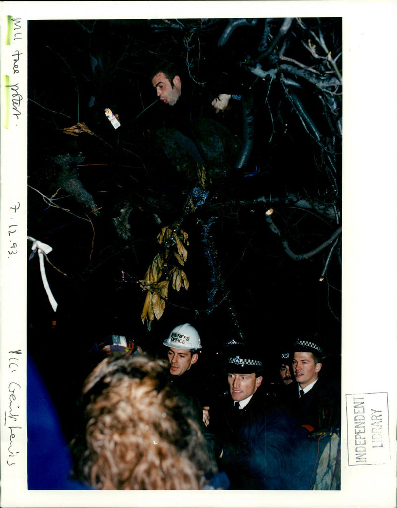 LIBRARY INDEPENDENT mill tree potest . 7.12.9 . PCCI Gennt Lewis
3ry LIDMV
Warst - Vintage Photograph