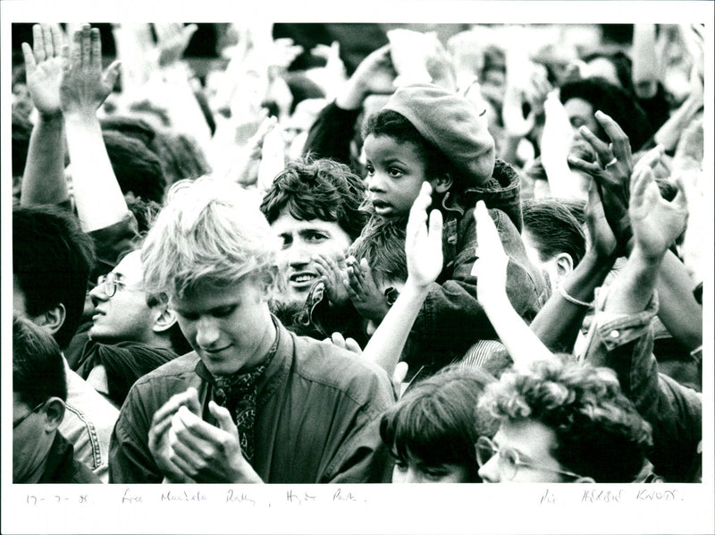 MANDERA CONCERT OUNG - LE, PER - Vintage Photograph