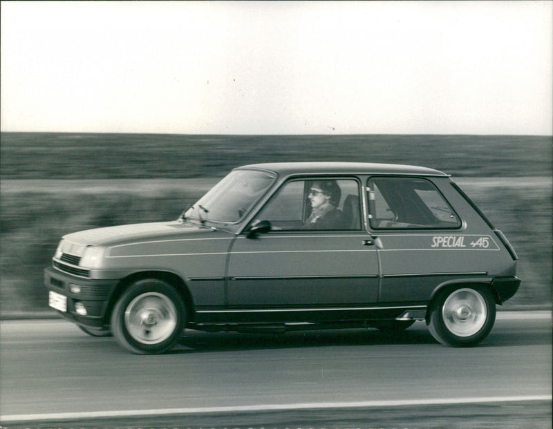 Renault 5 Alpine Special - Vintage Photograph