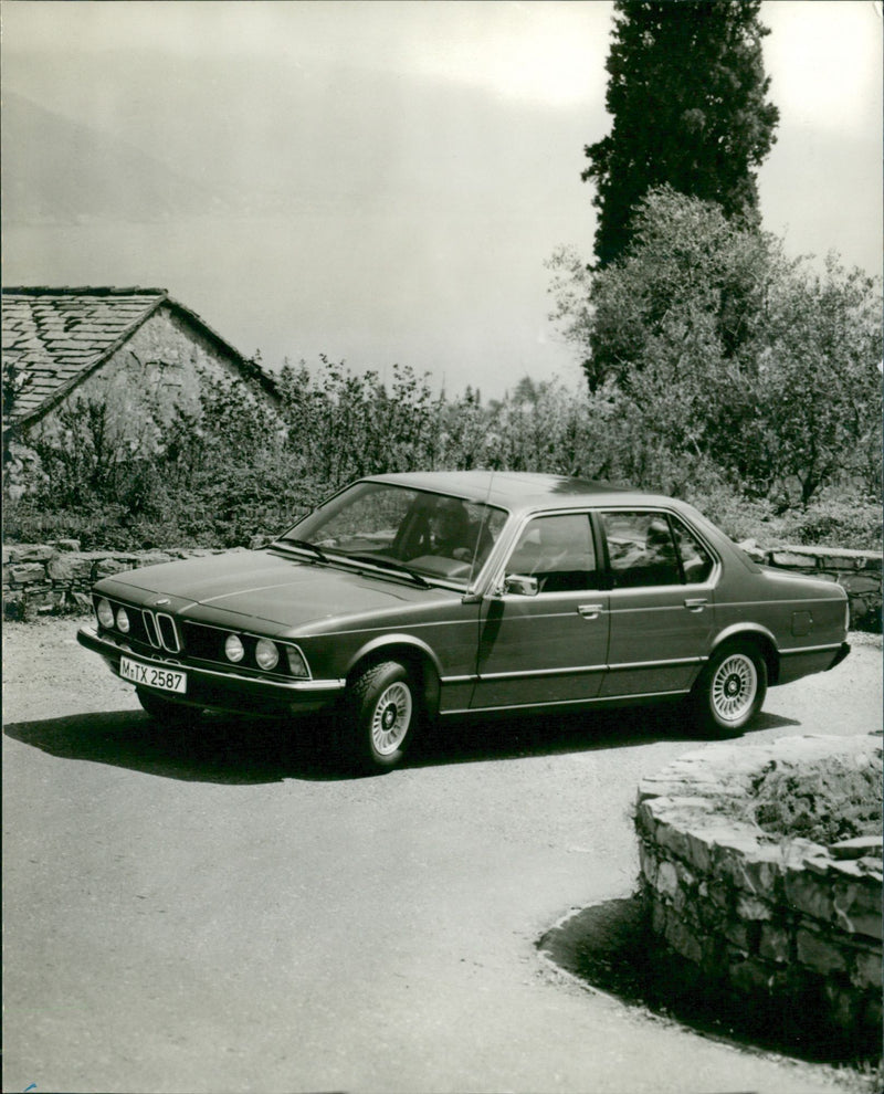 BMW 7-Series - Vintage Photograph