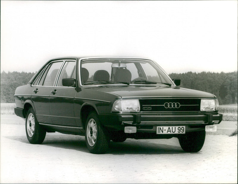Audi 100 CD - Vintage Photograph