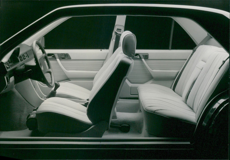 Mercedes-Benz 200 D-300 E series - Vintage Photograph