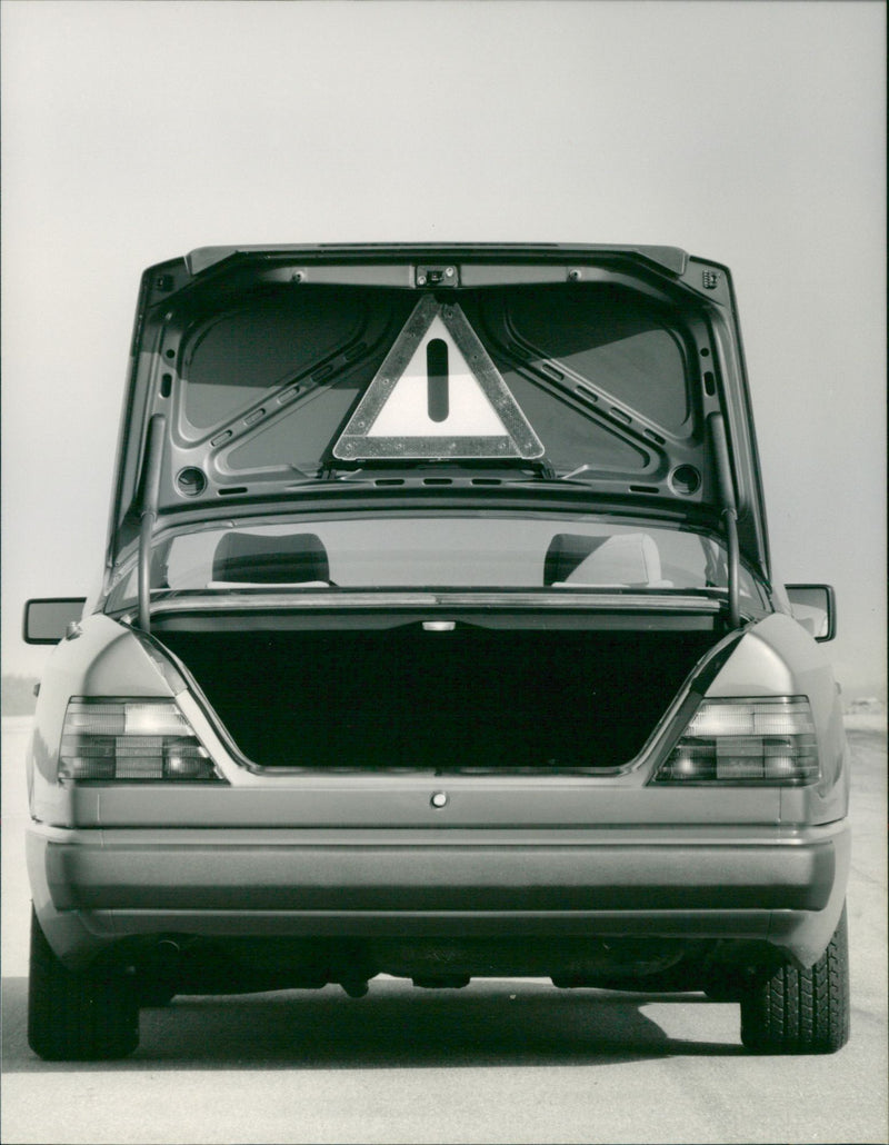 Mercedes-Benz W 124 - Vintage Photograph