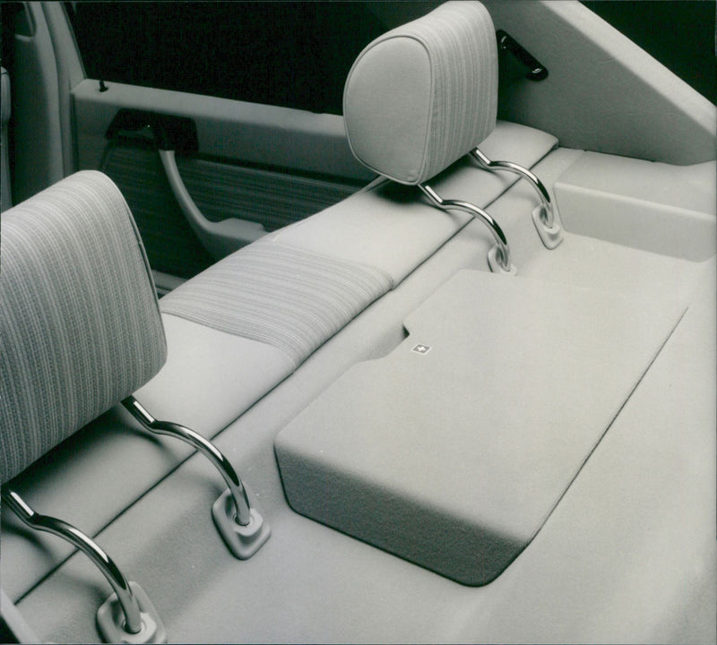 Mercedes Benz 200 D 300 E - Vintage Photograph