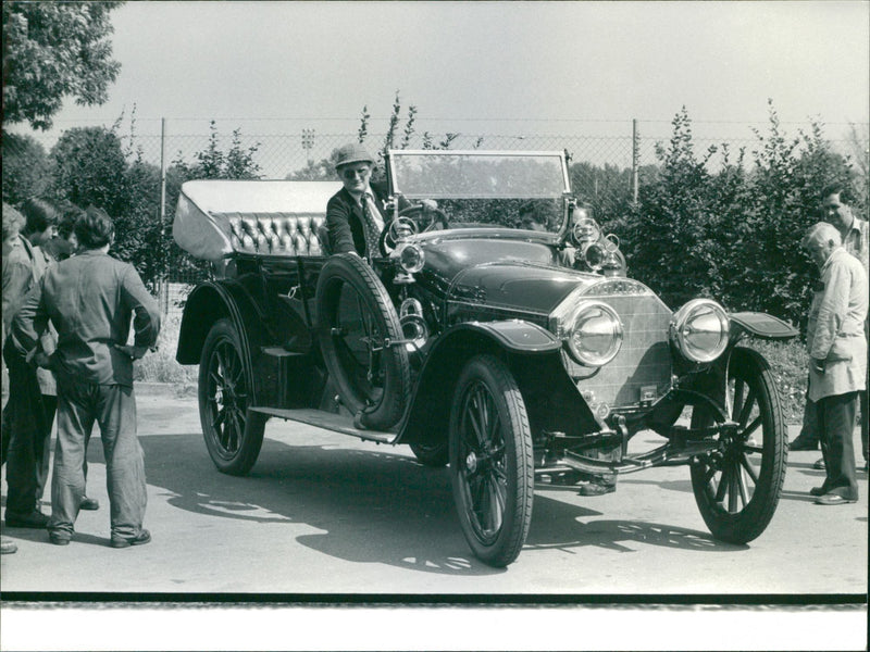 Mercedes Vintage - Vintage Photograph