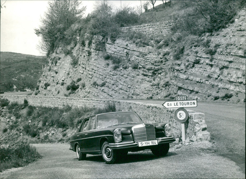 Mercedes-Benz 250 - Vintage Photograph