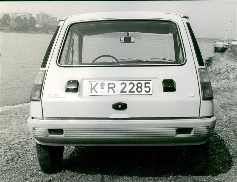 Renault 5 - Vintage Photograph