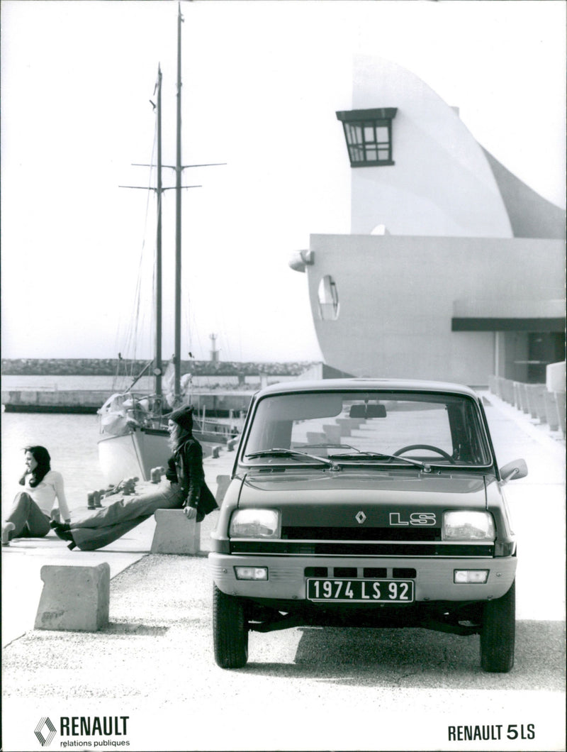 Renault 5 LS - Vintage Photograph