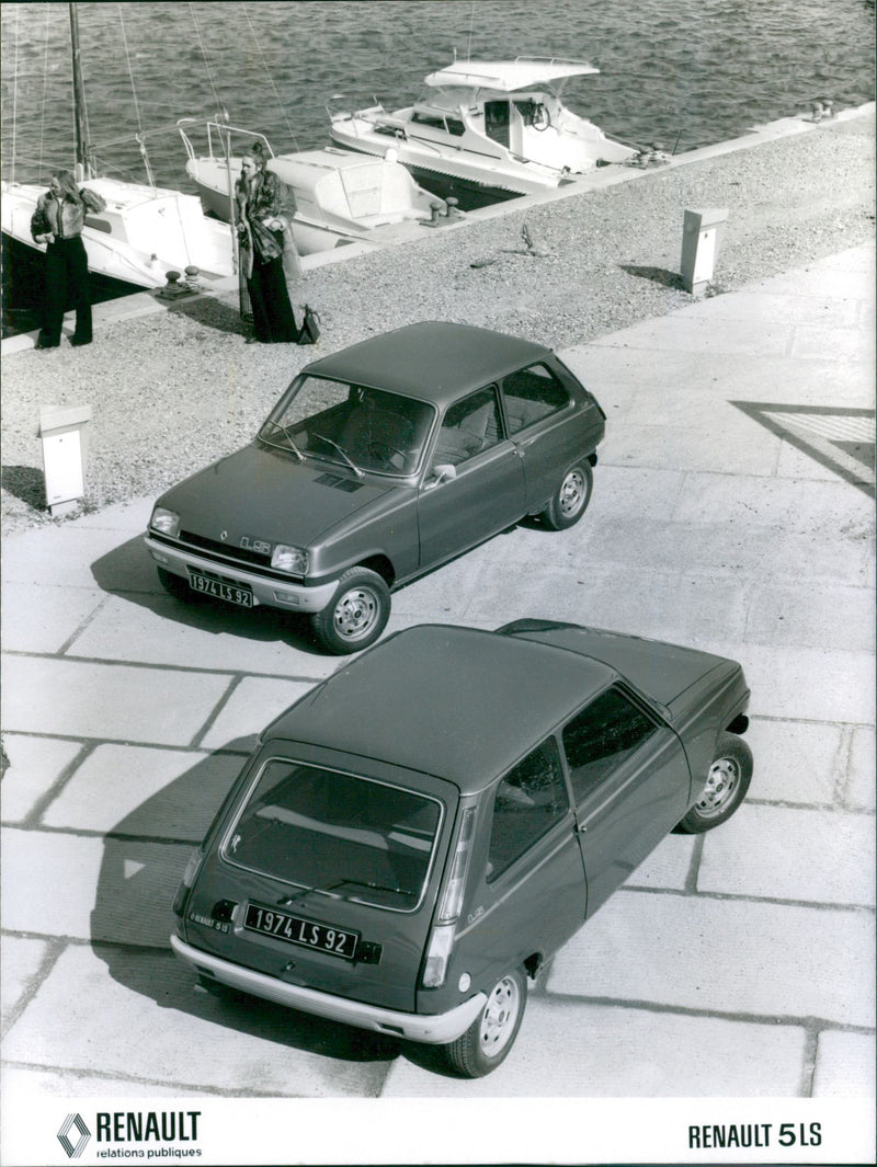 Renault 5 LS - Vintage Photograph