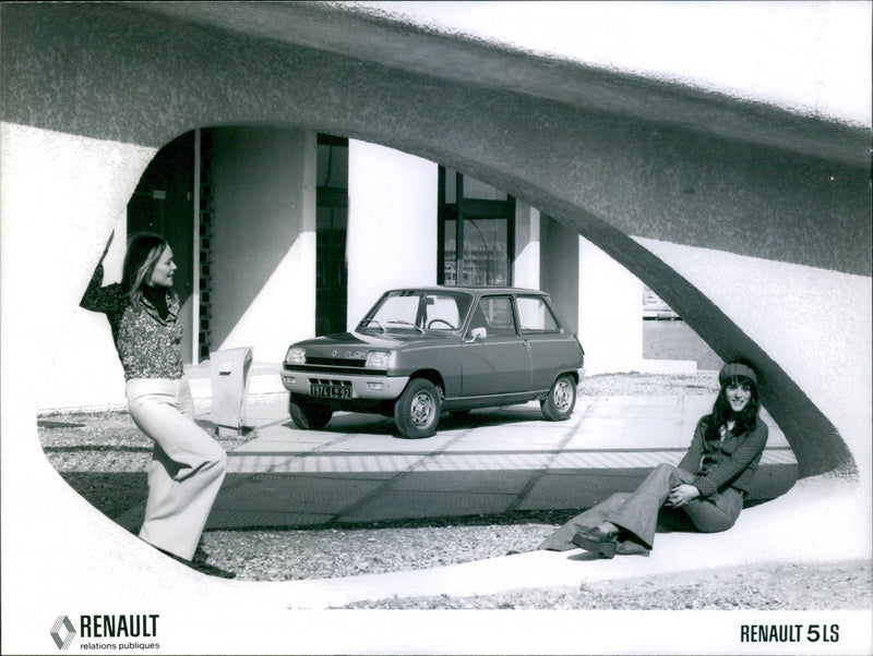 Renault 5 LS - Vintage Photograph