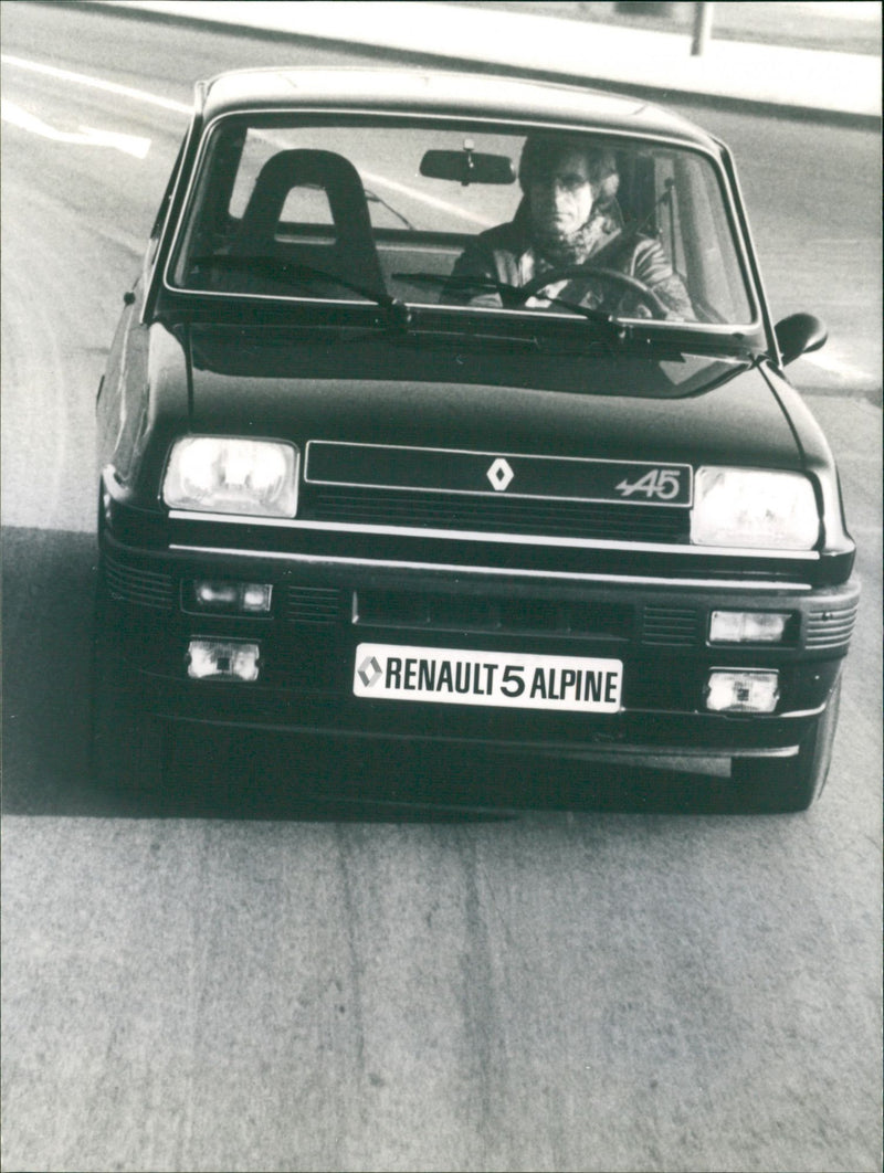 Renault 5 Alpine - Vintage Photograph