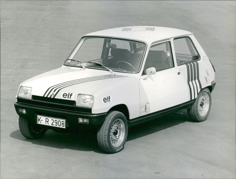 Renault 5 TL - Vintage Photograph