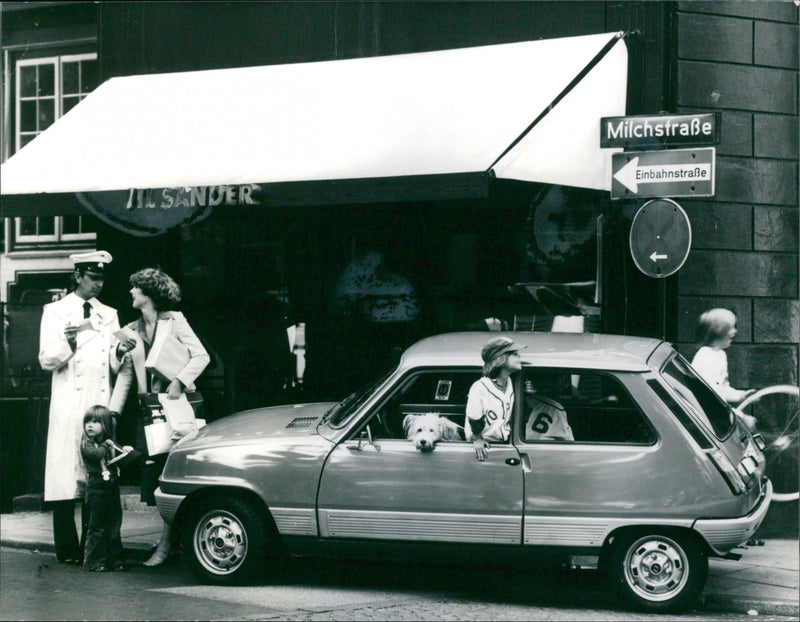 Renault 5 GTL - Vintage Photograph