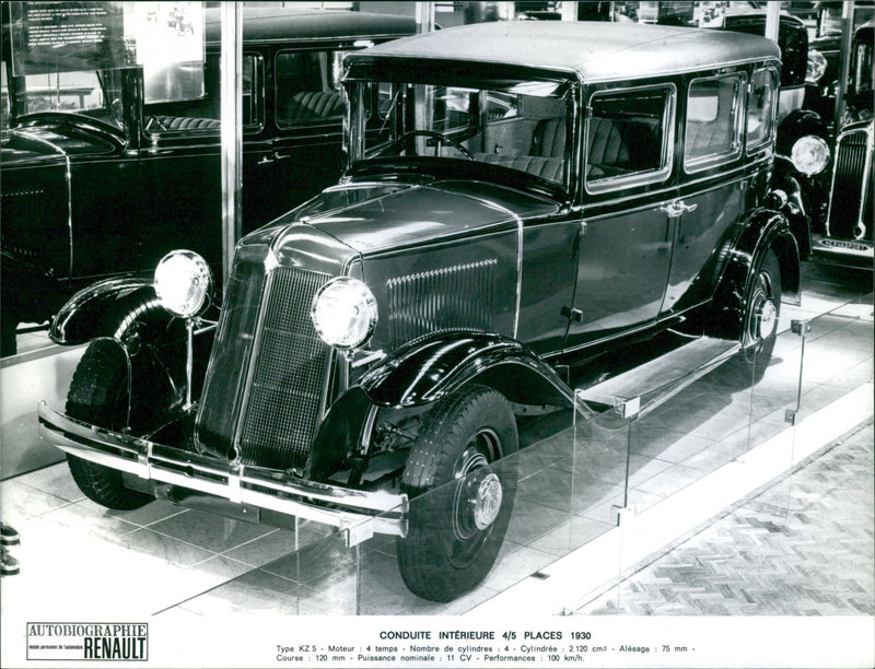 Renault Conduite Intérieure 4-5 Places 1930 - Vintage Photograph