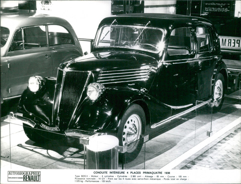 Renault Conduite Intérieure 4 Places Primaquatre 1938 - Vintage Photograph