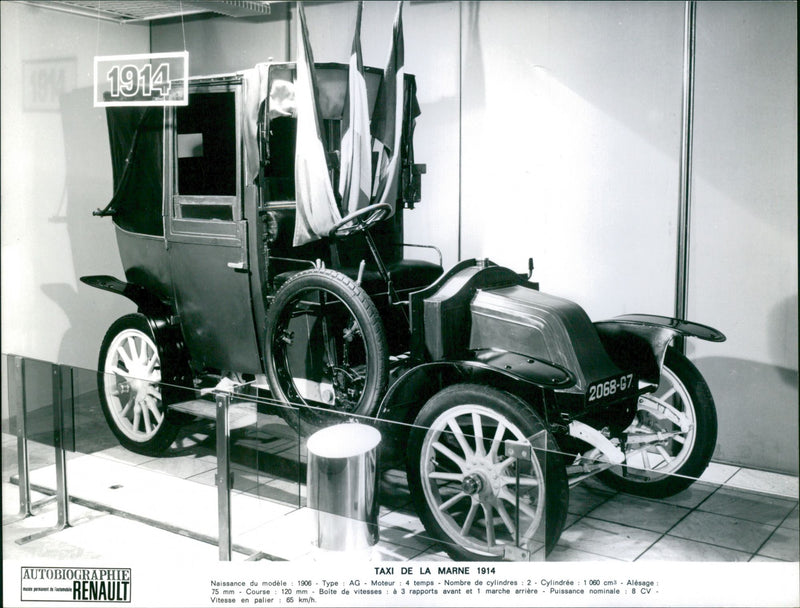 Renault Taxi de la Marne 1914 - Vintage Photograph