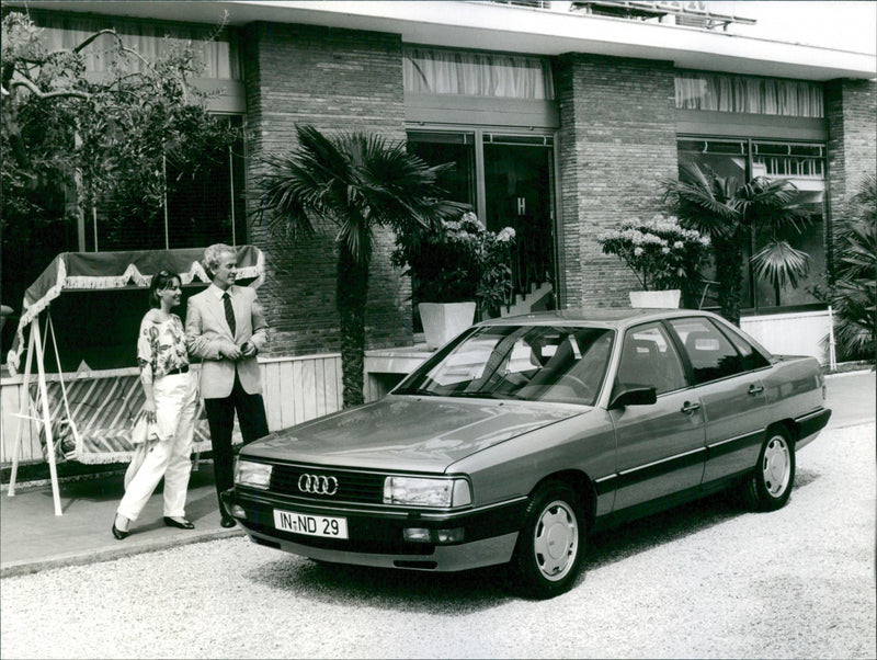 Audi 200 - Vintage Photograph
