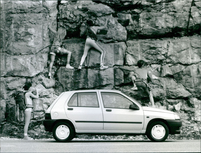 Renault CLIO RN 1.21 - Vintage Photograph