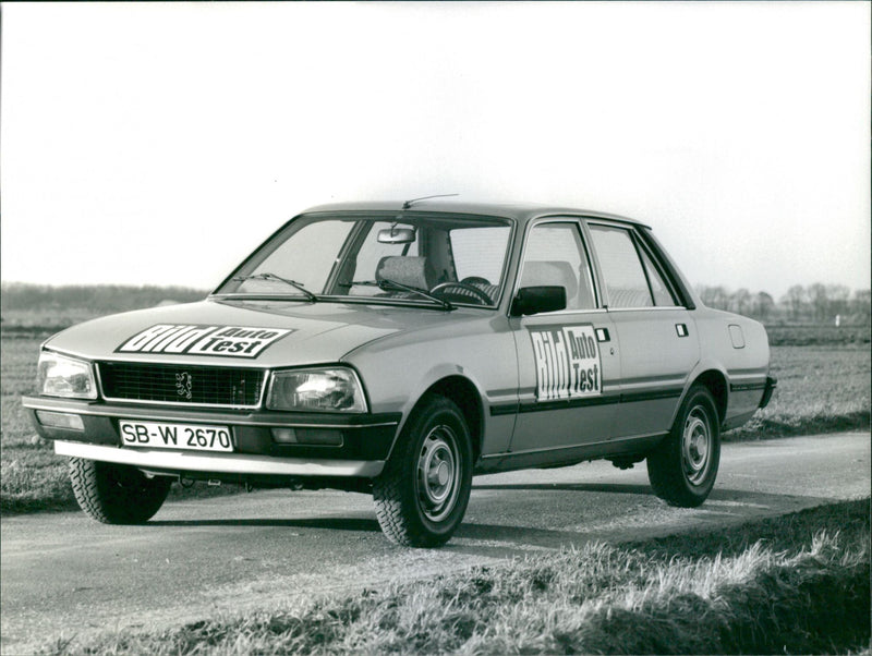 Peugeot 505 STI - Vintage Photograph