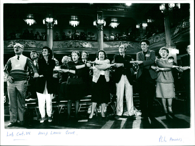 LABOUR CONTROENLE - HARRIS

, LANG - Vintage Photograph