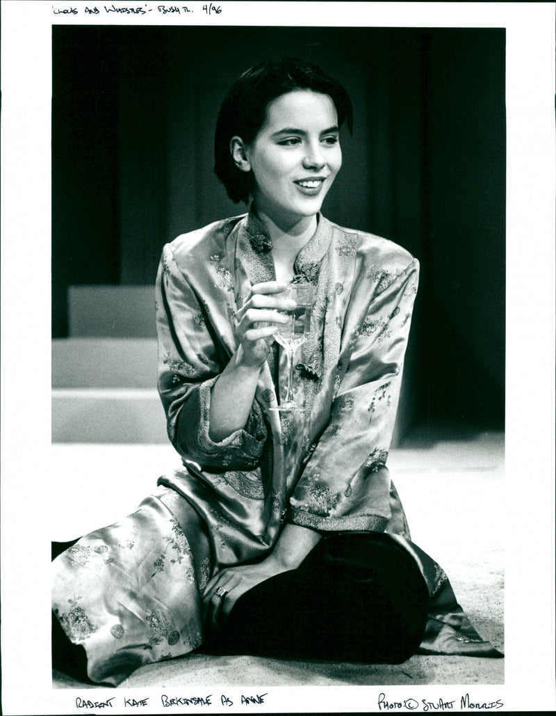 " Chouts AND WHISTLES - Bush th . 4/96 RADIENT KATE BECKINSALE AS ANNE Phoro : - Vintage Photograph