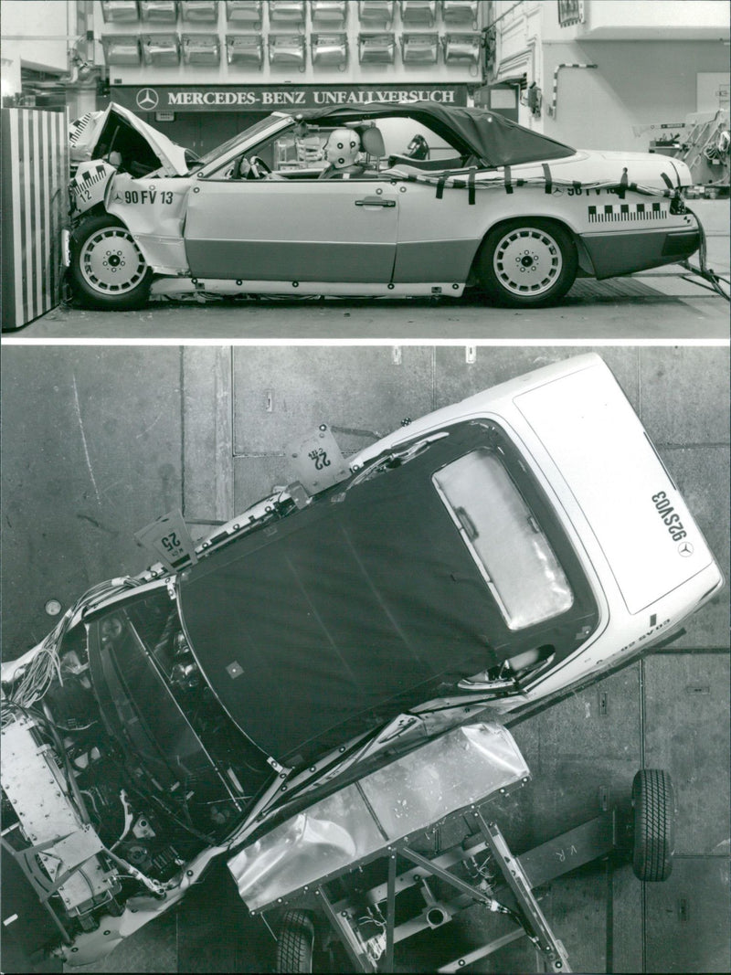Mercedes-Benz Cabriolet 300 CE-24 - Vintage Photograph