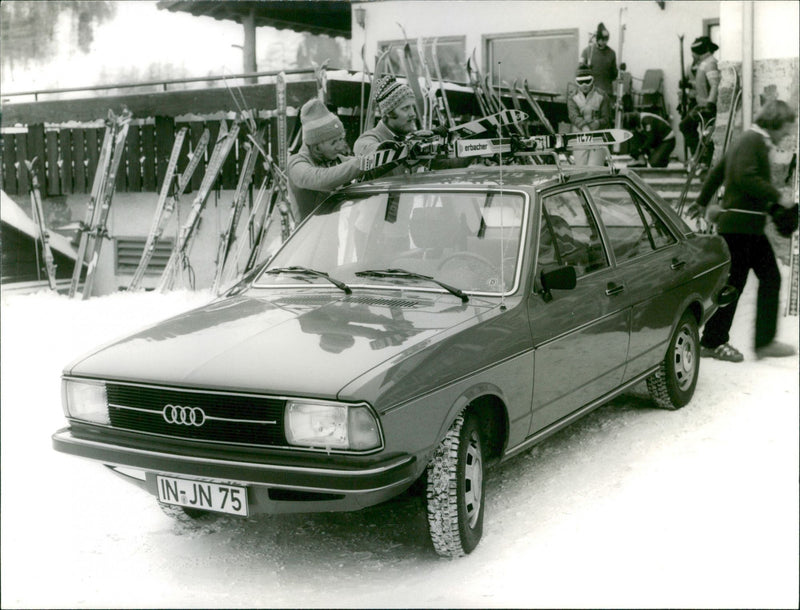 Audi 80 - Vintage Photograph